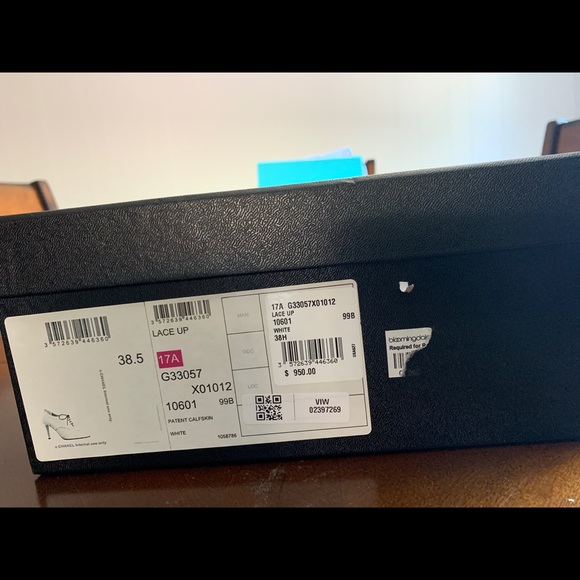 CHANEL Patent Lace Up Ankle Shoeties White - Picture 4 of 6